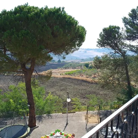 L'albero Amico Holiday home Racalmuto